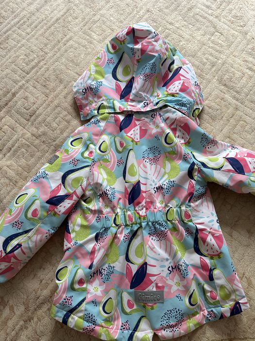 Продам детскую куртку