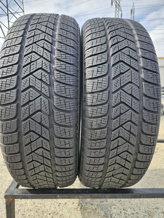 Vând anvelope iarna 215/65r17 215/65r17 PIRELLII
