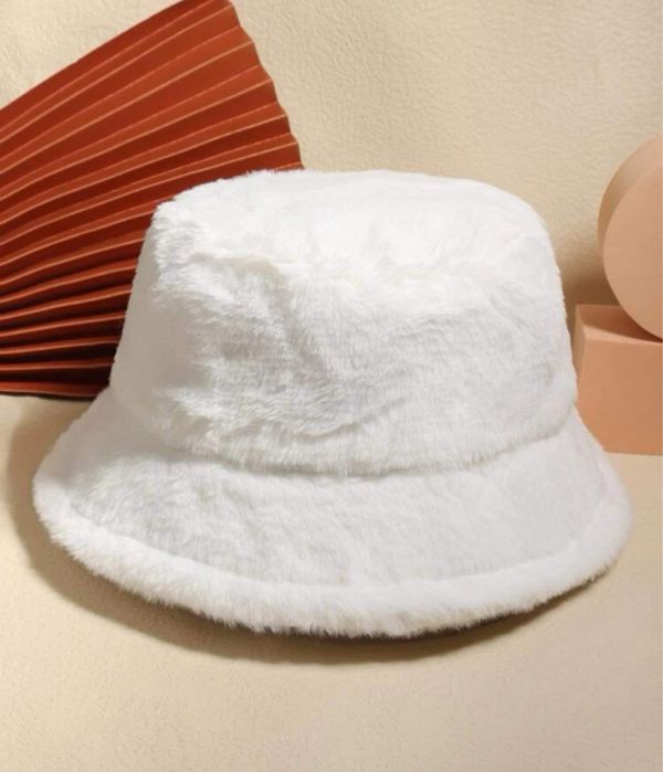 Дамска шапка тип Teddy Bear