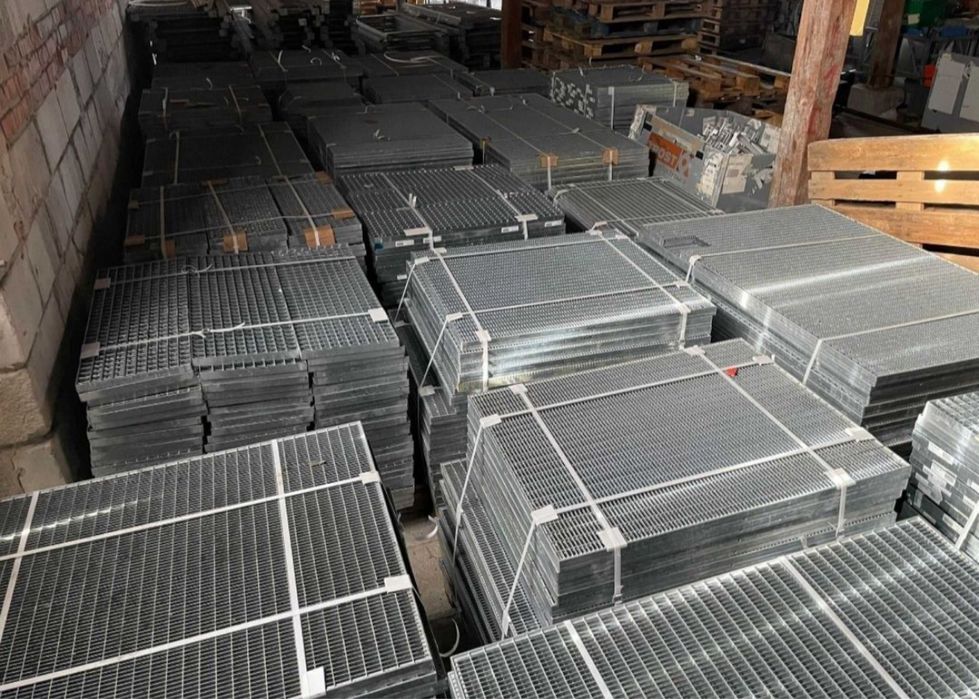 gratare zincate si trepte