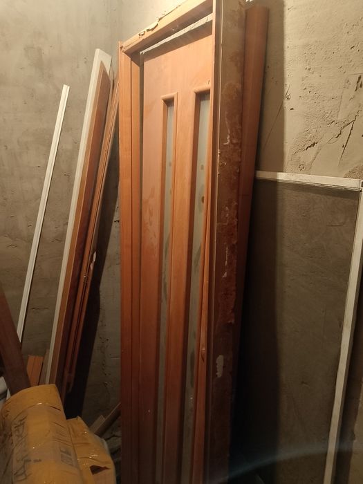 Продам дешово межкомнатные двери