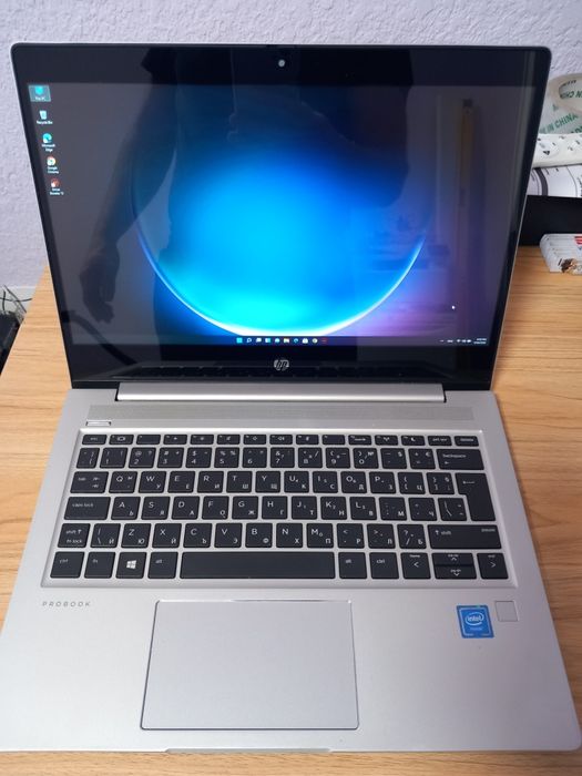 Продавам лаптоп HP Probook 430 G7 с Тъчскрийн (ПЕРФЕКТЕН)