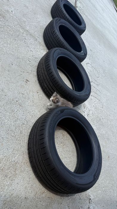 Гуми 215/55/R17.