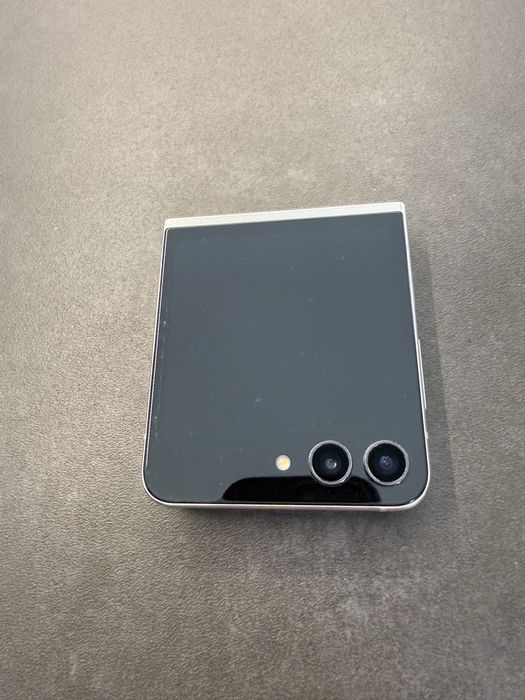 Samsung Galaxy Z Flip 5 – 256 GB