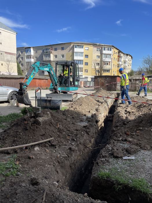 Buldoexcavator/MiniExcavatorDE INCHIRIAT