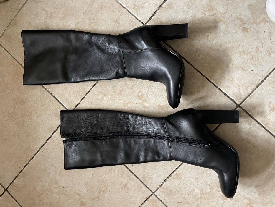 Дамски кожен ботуш до коляното