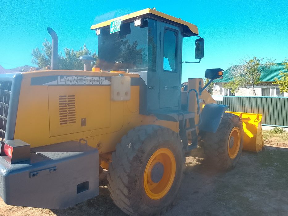 Продам погрузчик XCMG LW300