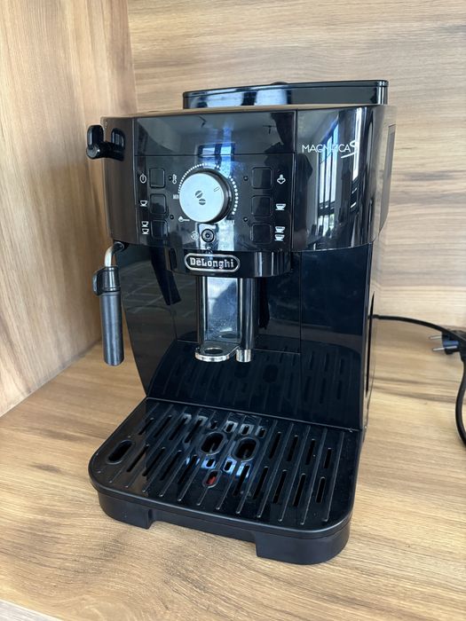 Кафеавтомат Delonghi Magnifica S ECAM11.112.B