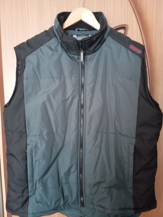 Продам мужские жилетки