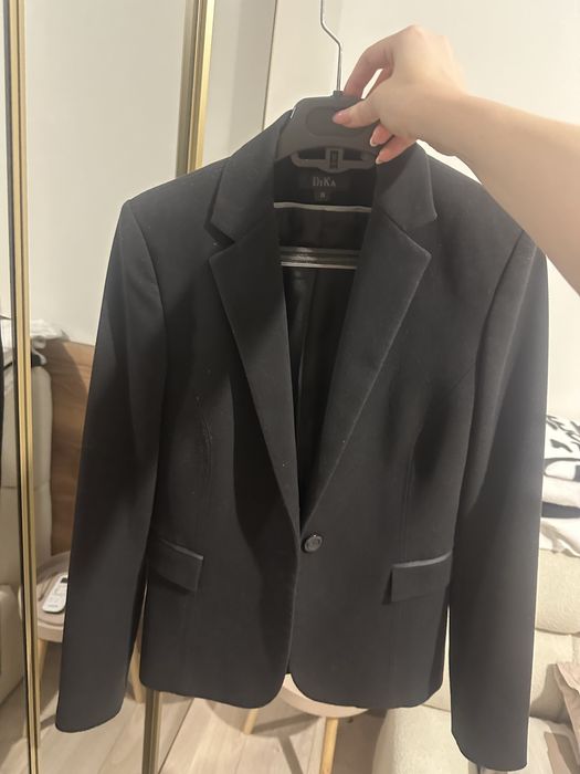 Черно сако Dika
