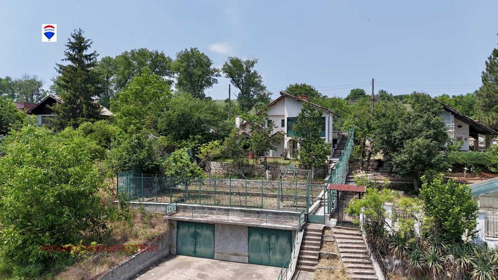 Продава се Къща в с. Николово, Област Русе - 137 кв.м за 1153 €/кв.м - Снимка #2