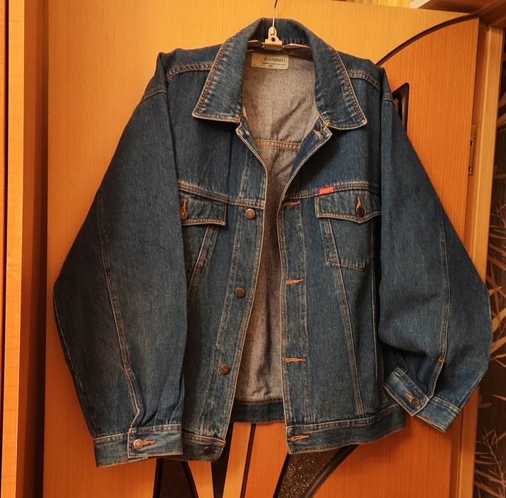 Продам  мужской джинсовый костюм. Размер 50-52