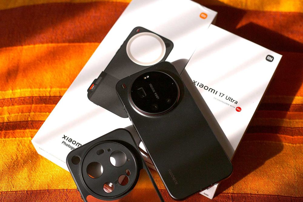 Продавам телефон Xiaomi 17 Ultra, 512 GB, заедно с чисто нов, Photography Kit.