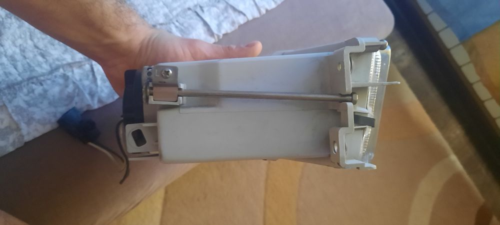 Продам противотуманка левая лексус ES 300