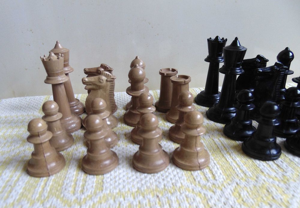 Бакелитови фигури за шах