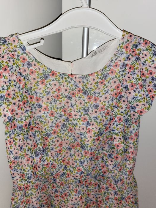 Vând rochite H&M