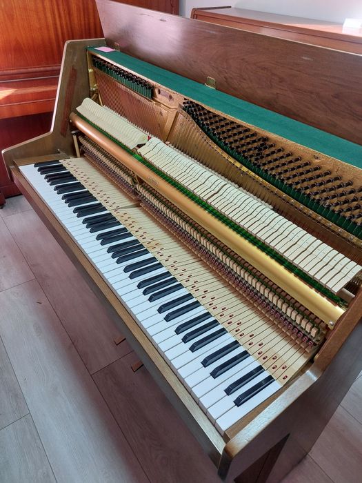 Pianina Kemble ( brand Yamaha)