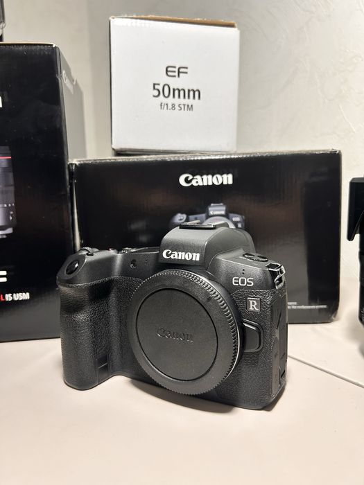 Продам Canon eos R