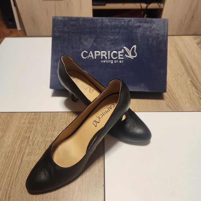 Черни официални дамски обувки