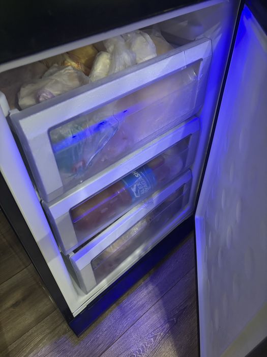 Продам холодильник
