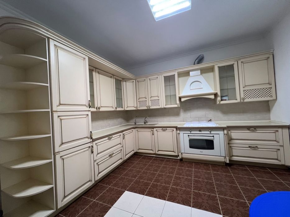 Продается кухонный гарнитур