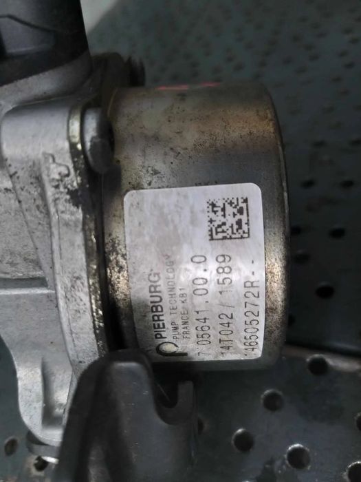 Pompa vacuum 1.5 dci dacia dokker 705641000 146505272r
