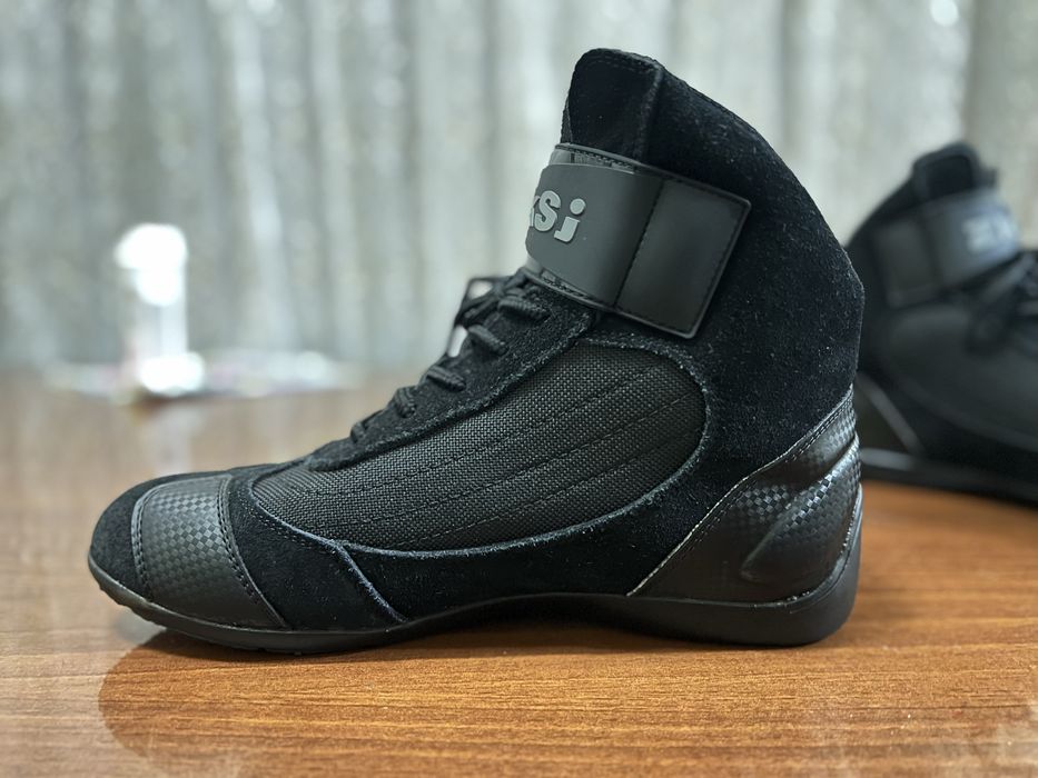 Мото учун оёқ кийим