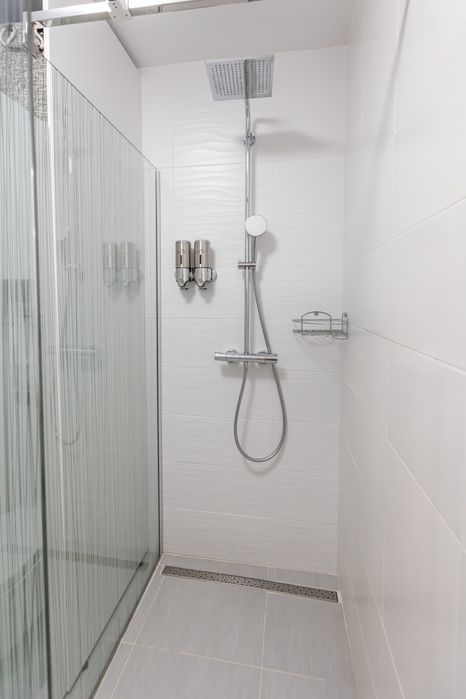 3 camere CORESI cu Gradina Privata