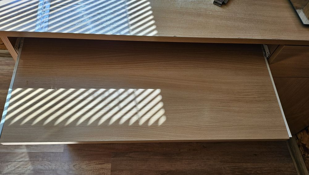 Дървено офис бюро