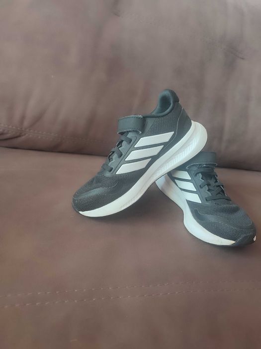 Детски маратонки Adidas , номер 32, цена 40 лв.