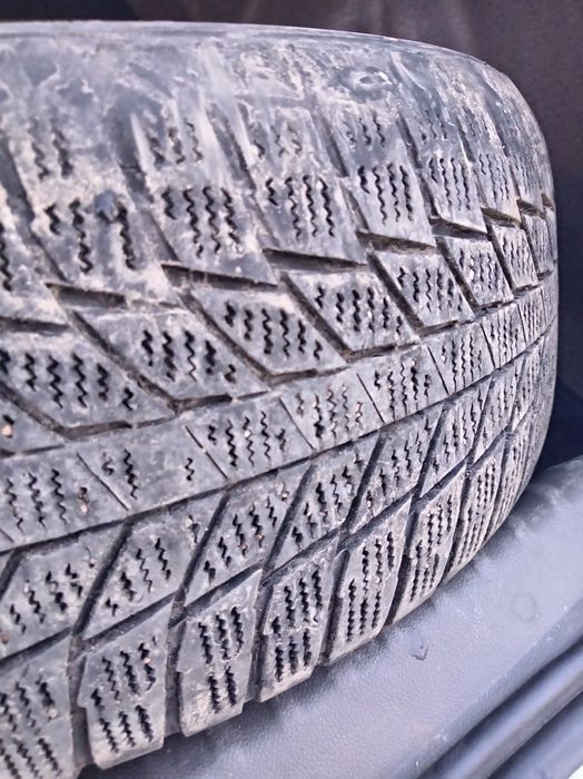 Продам Б/У резину зима. Липучка.