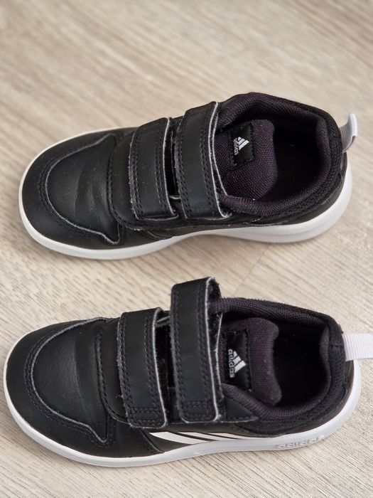 Маратонки adidas