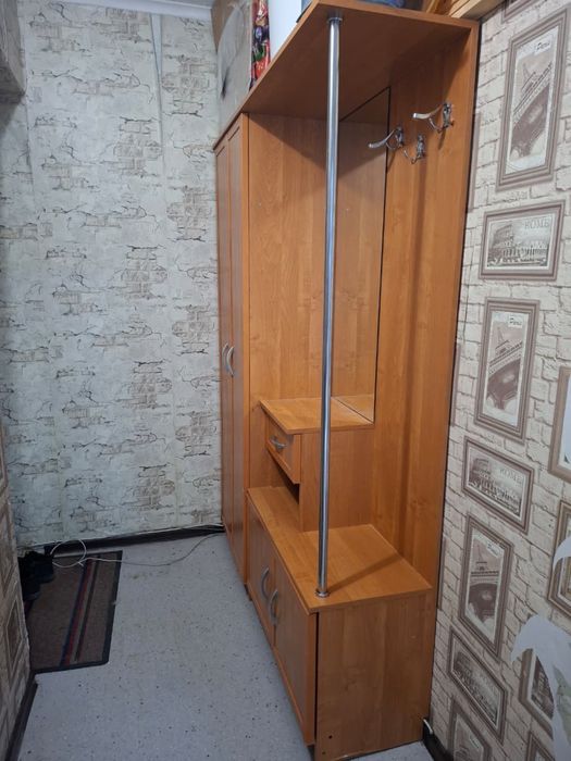 Продам шкаф в прихожую