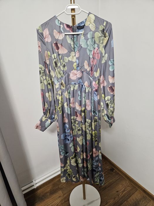 Rochie midi eleganta cu print floral Poema