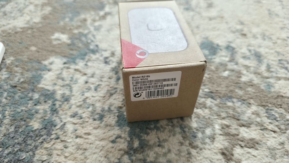 Vând router portabil Vodafone R218h