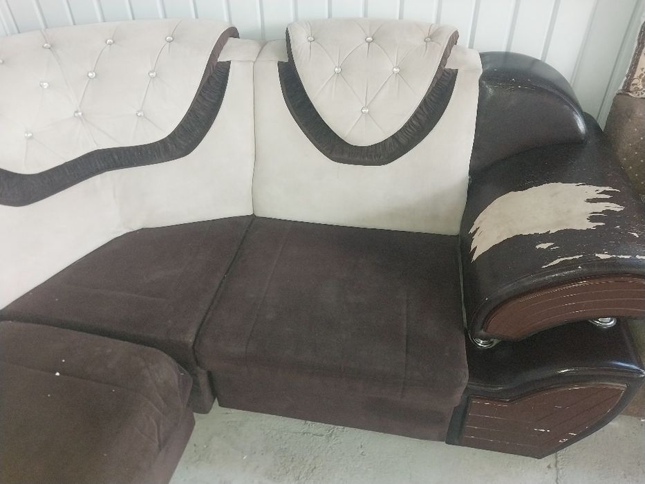 Продается диван.
