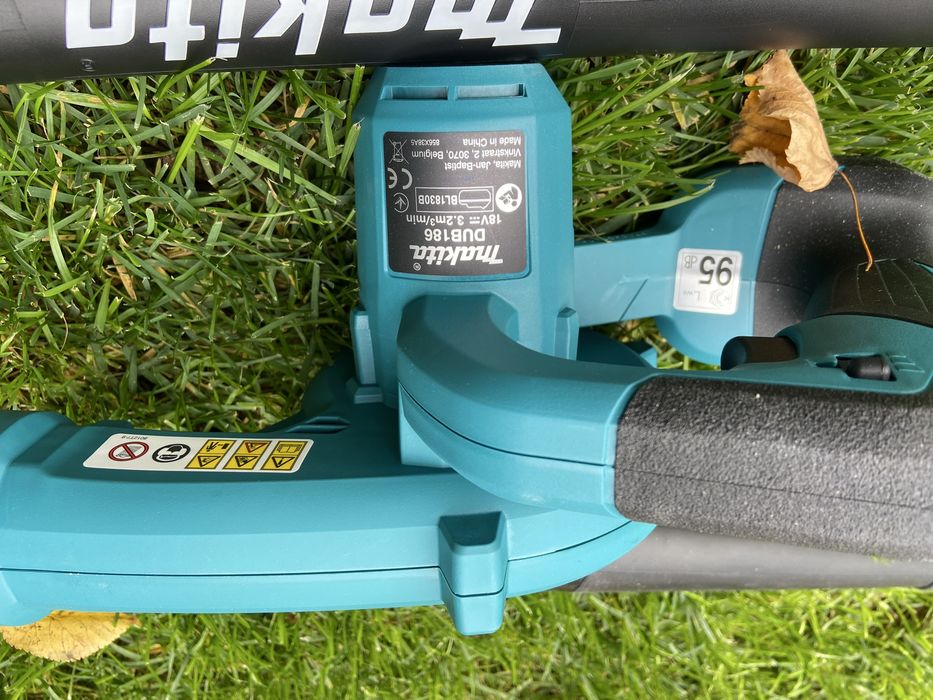 DUB186Corp-Suflanta/SuflatoareFrunze-2tuburi, Nou, original-Makita.