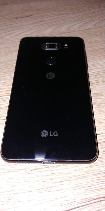 Продам смарфон LG V30+