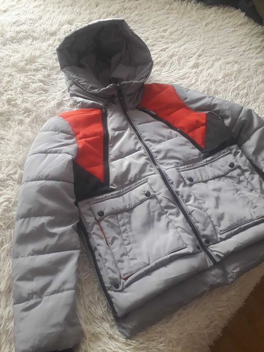 Продам куртку новая