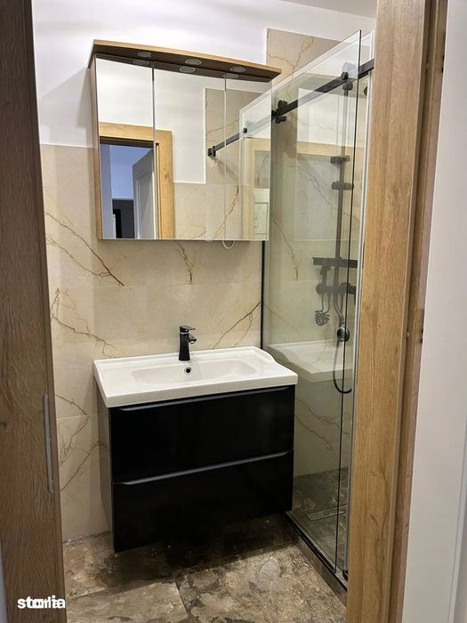 Apartament de 3 camere, 90 mp utili + 2 parcari zona Fagului