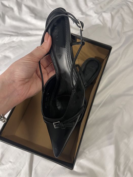 Стилни черни обувки на ток