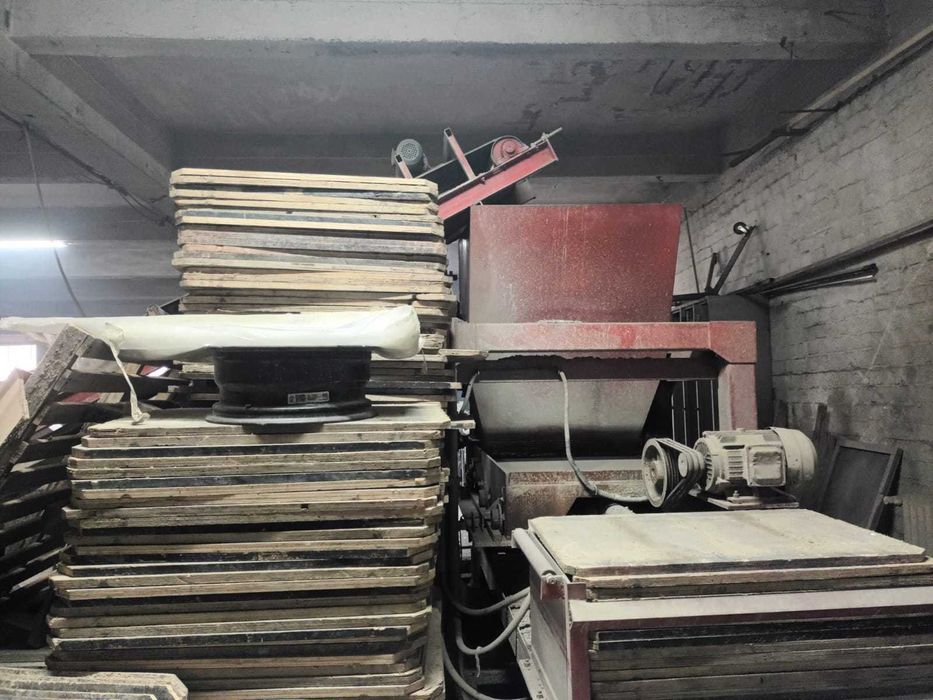 Vibropresa pentru boltari, rigole, coame, pavele, borduri din beton