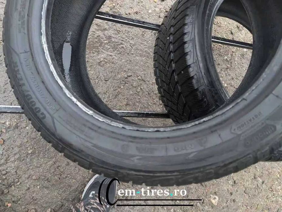 SET 2 Anvelope Iarna 215/50 R17 GOODYEAR UltraGrip Performance 95V