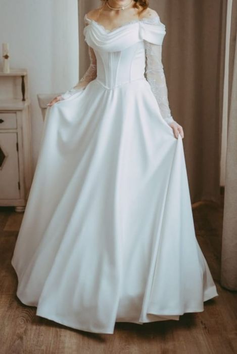 Rochie mireasa lunga / scurta