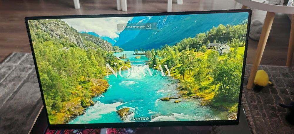 Монитор AOC 24" IPS FHD в перфектно състояние