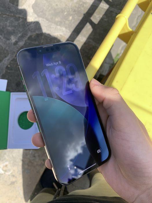 iphone 13 pro +подарък два калъфа