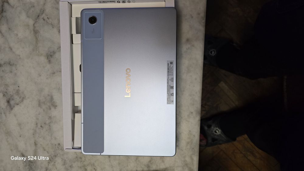 Продавам Lenovo ldea Tab Matte  Edition + клавиатура и писалка
