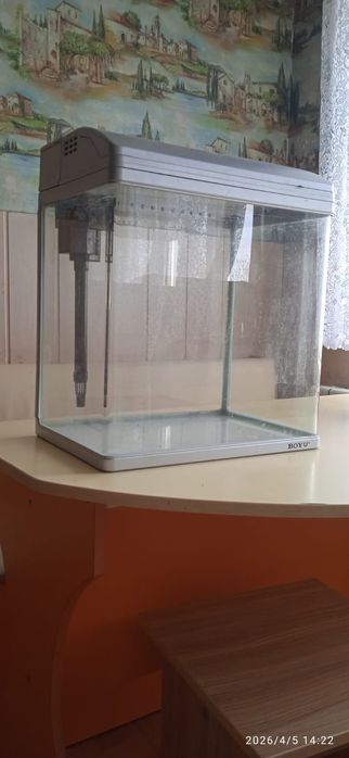 Продается аквариум BOYU ~40л в отличном состоянии