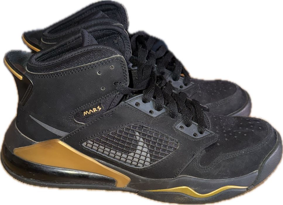 Air Jordan Mars 270 black/gold