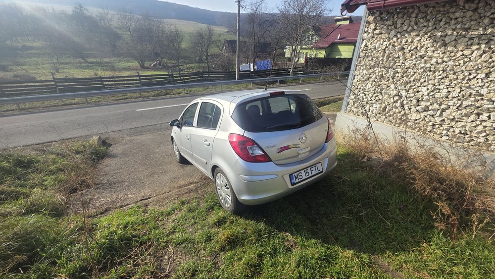 Opel corsa 1.2 benzină